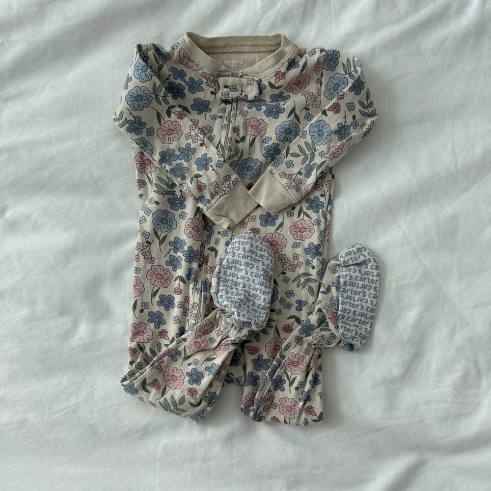 Adorable Girls Carter’s Double zipper Cream Floral Zip-Up Footie Pajamas